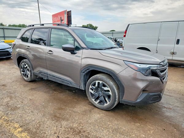 2025 SUBARU FORESTER Premium