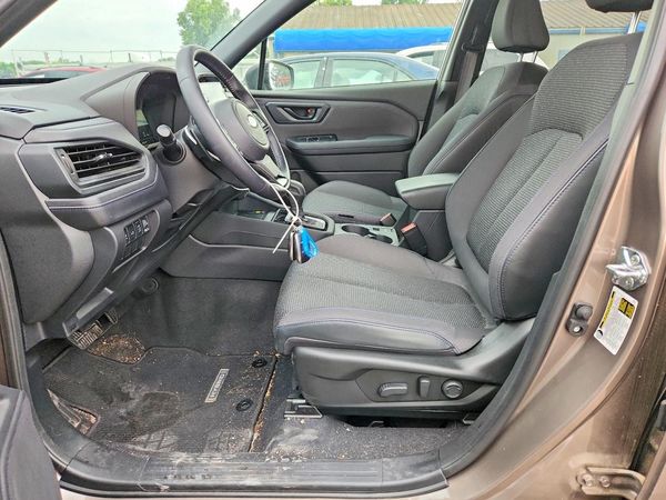 2025 SUBARU FORESTER Premium
