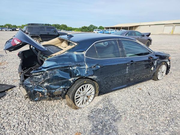 2019 TOYOTA CAMRY SOLA SE/XLE Hybrid