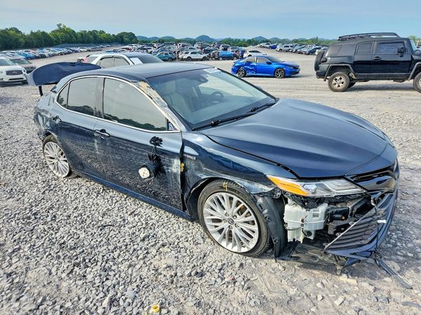 2019 TOYOTA CAMRY SOLA SE/XLE Hybrid