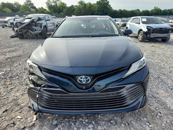 2019 TOYOTA CAMRY SOLA SE/XLE Hybrid