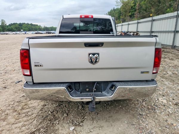 2016 RAM 1500 SLT QUAD CAB 4X2