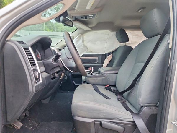 2016 RAM 1500 SLT QUAD CAB 4X2