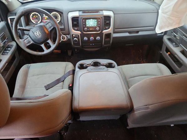 2016 RAM 1500 SLT QUAD CAB 4X2