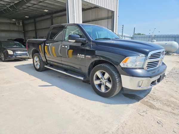 2015 RAM 1500 SLT