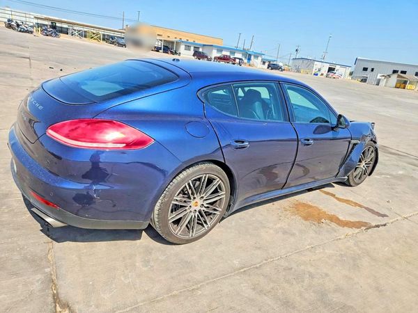 2015 PORSCHE PANAMERA Base (2WD), 4 (4WD)