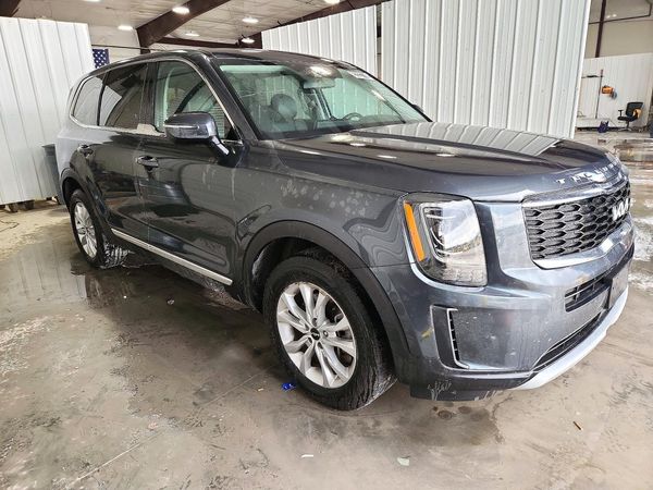 2022 KIA TELLURIDE LX — Passenger 3/4
