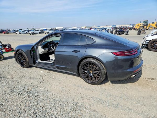 2018 PORSCHE PANAMERA Base / 4