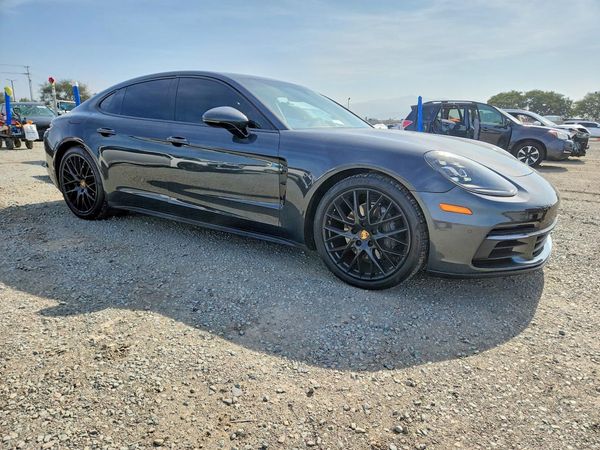 2018 PORSCHE PANAMERA Base / 4