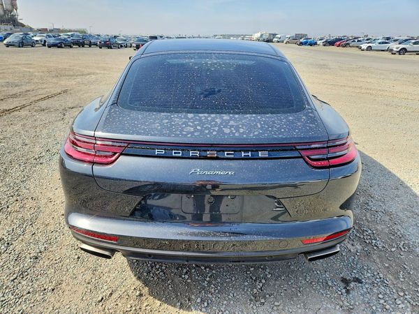 2018 PORSCHE PANAMERA Base / 4