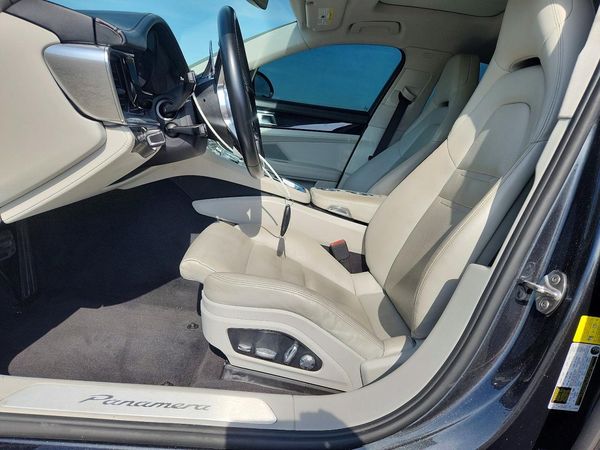 2018 PORSCHE PANAMERA Base / 4