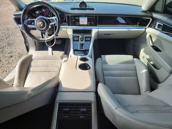 2018 PORSCHE PANAMERA Base / 4