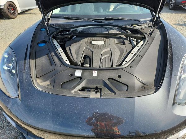 2018 PORSCHE PANAMERA Base / 4
