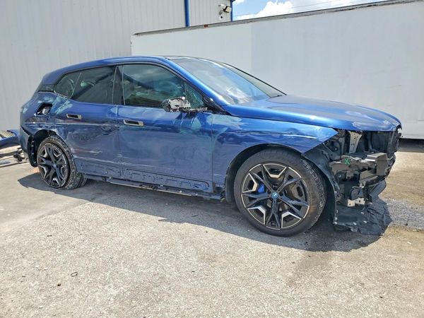 2024 BMW IX xDrive50