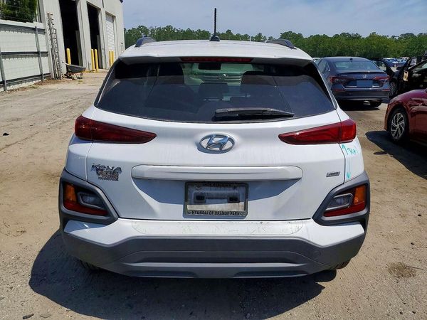 2018 HYUNDAI KONA SEL with Tech Pkg