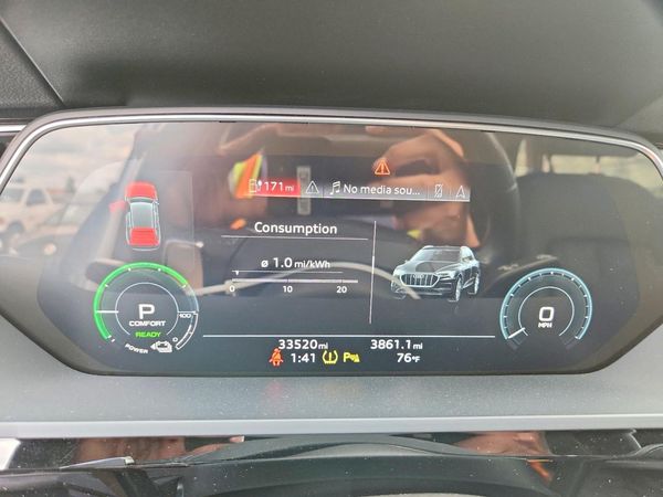 2022 AUDI E-TRON quattro Premium