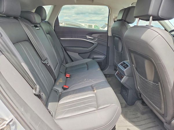 2022 AUDI E-TRON quattro Premium