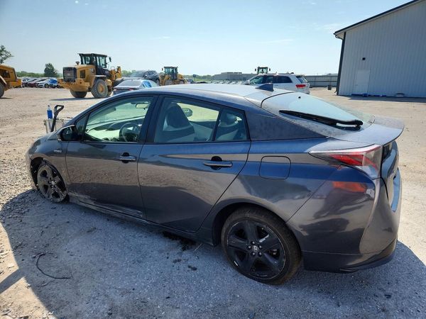 2016 TOYOTA PRIUS