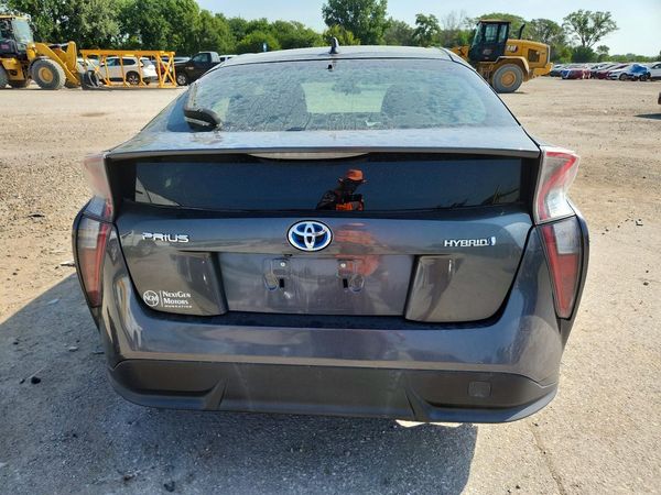 2016 TOYOTA PRIUS