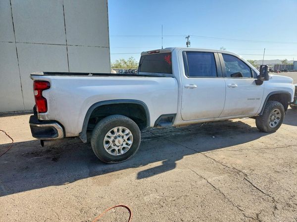 2022 CHEVROLET SILVERADO LT
