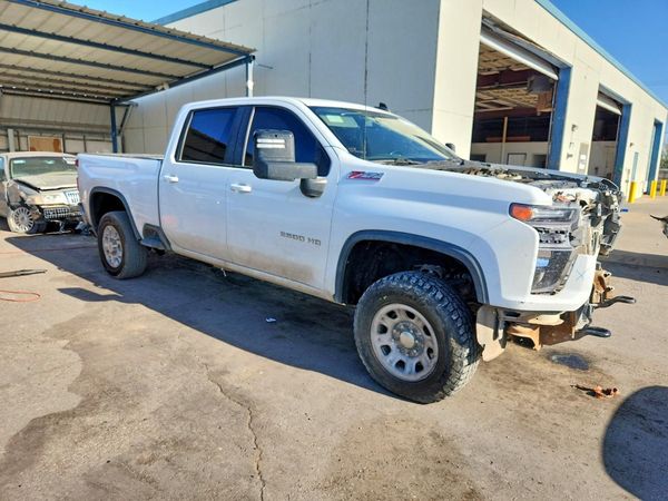 2022 CHEVROLET SILVERADO LT