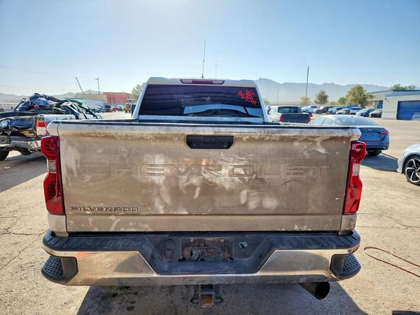 2022 CHEVROLET SILVERADO LT
