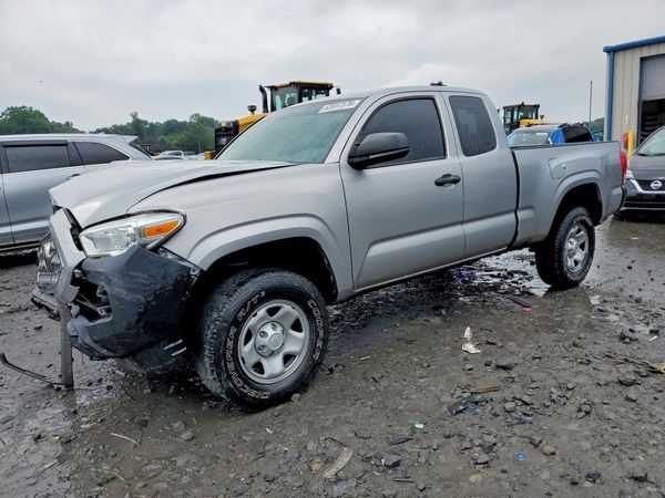 2017 TOYOTA TACOMA SR/SR5