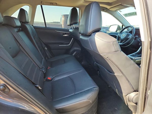 2020 TOYOTA RAV4 Limited HV