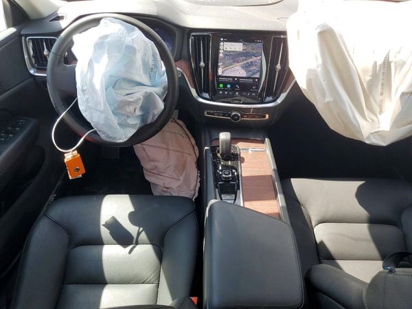 2025 VOLVO V60 CROSS COUNTRY Plus