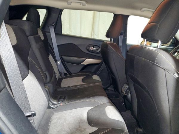 2017 JEEP CHEROKEE SPORT 4X4