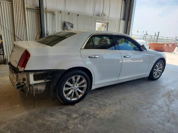 2016 CHRYSLER 300 300C