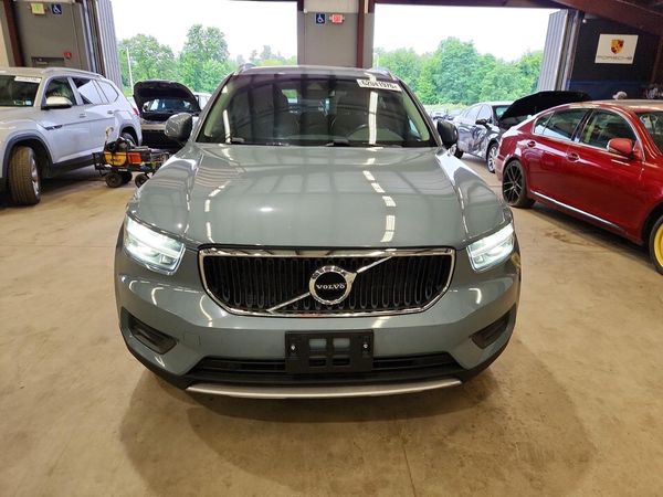 2020 VOLVO XC40 Momentum — DIRF