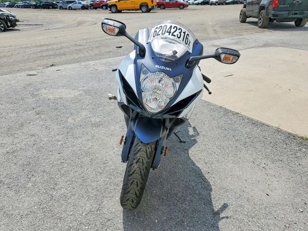 2025 SUZUKI GSXR600