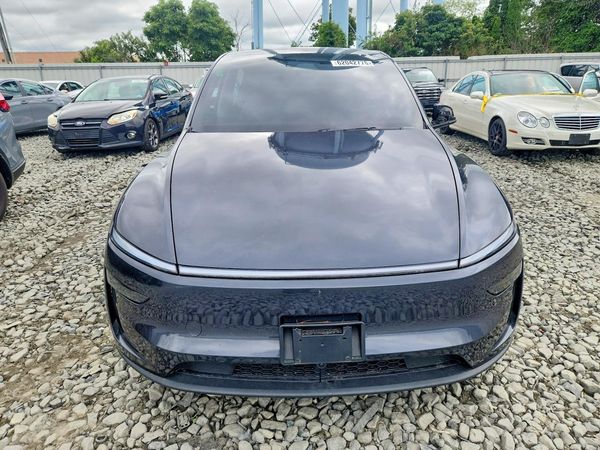 2026 TESLA MODEL Y