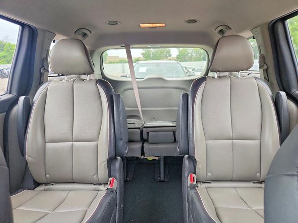 2016 KIA SEDONA EX/SX EX - Middle level