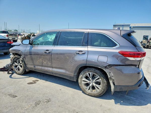 2019 TOYOTA HIGHLANDER LE/LE Plus
