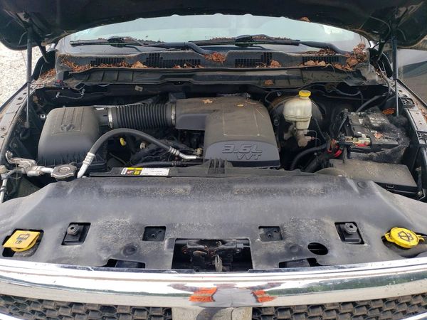2016 RAM 1500 SLT — Engine bay