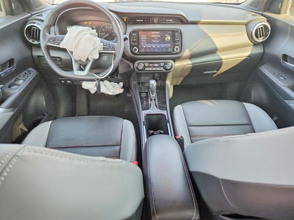 2021 NISSAN KICKS SR
