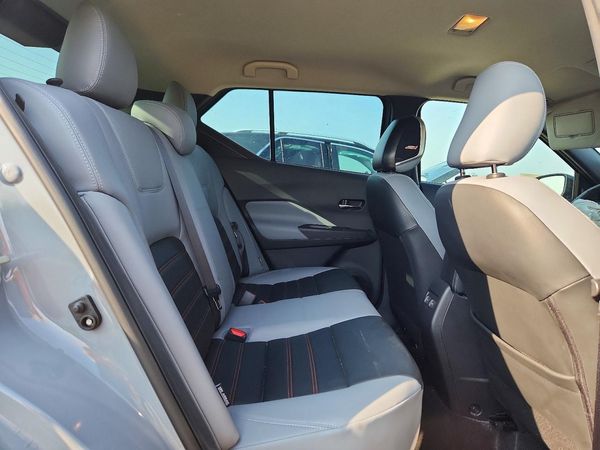 2021 NISSAN KICKS SR