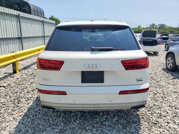 2017 AUDI Q7 quattro Premium Plus