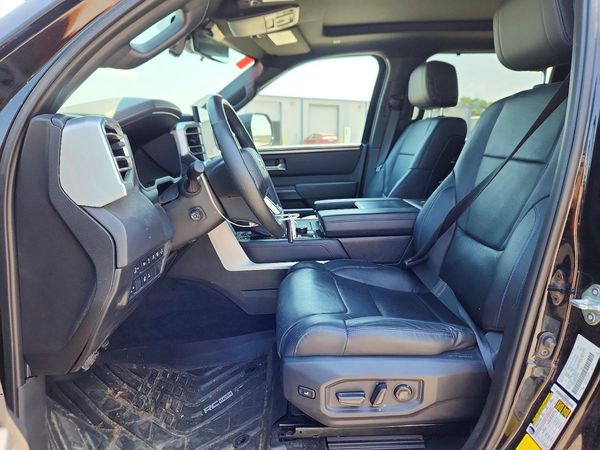 2025 TOYOTA TUNDRA Platinum