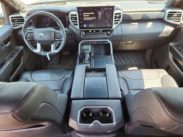 2025 TOYOTA TUNDRA Platinum