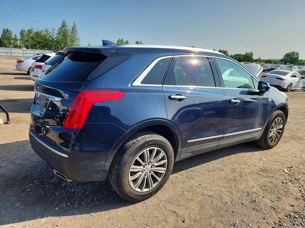 2017 CADILLAC XT5 Luxury