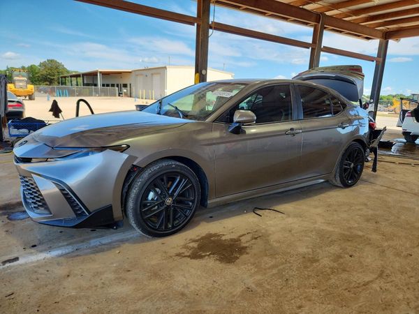 2025 TOYOTA CAMRY