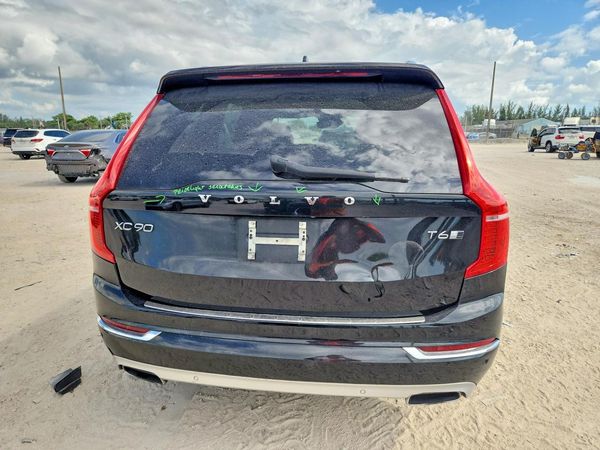 2018 VOLVO XC90
