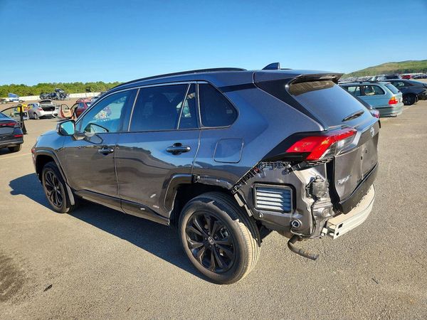 2022 TOYOTA RAV4 SE
