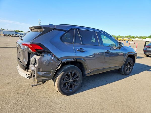 2022 TOYOTA RAV4 SE