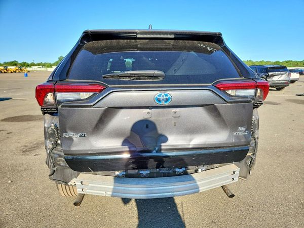 2022 TOYOTA RAV4 SE