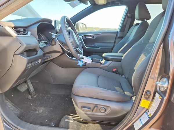 2022 TOYOTA RAV4 SE
