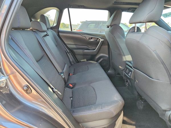 2022 TOYOTA RAV4 SE